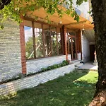 Vendégház Bujtina E Tomorrit