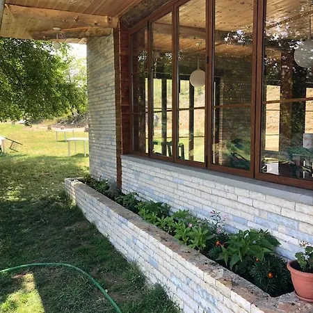 Bujtina E Tomorrit * Ujanik