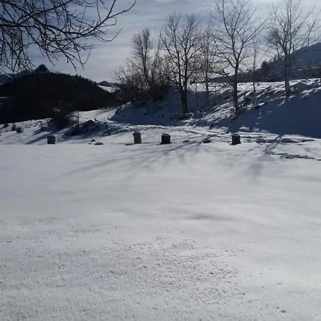 Bujtina E Tomorrit * Ujanik