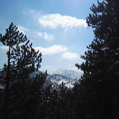 Bujtina E Tomorrit بيت ضيافة