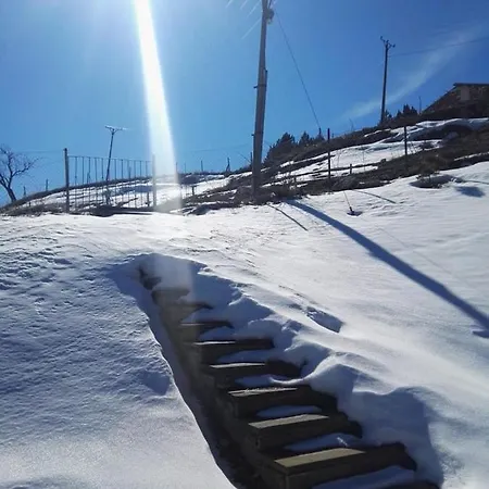 Bujtina E Tomorrit * Ujanik