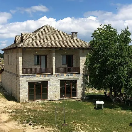 بيت ضيافة Bujtina E Tomorrit *