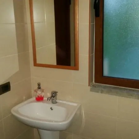 Bujtina E Tomorrit * Ujanik