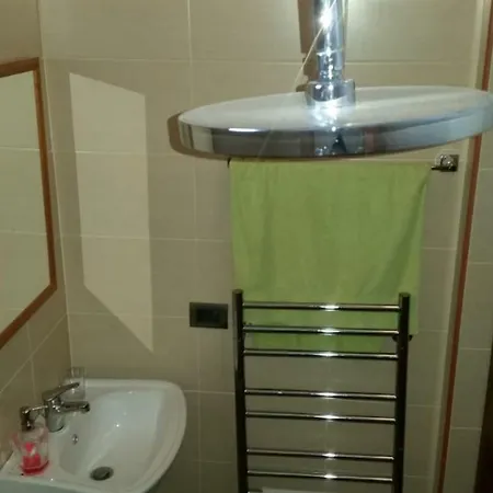Bujtina E Tomorrit Guest house Ujanik