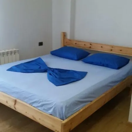 게스트하우스 Bujtina E Tomorrit Ujanik