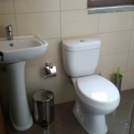 Bujtina E Tomorrit Ujanik