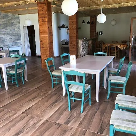 Bujtina E Tomorrit Guest house *