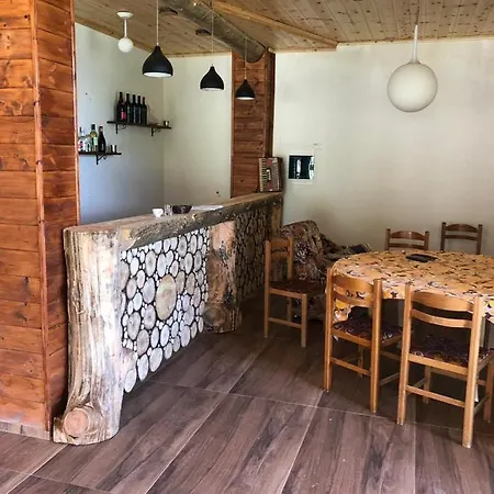 Bujtina E Tomorrit *