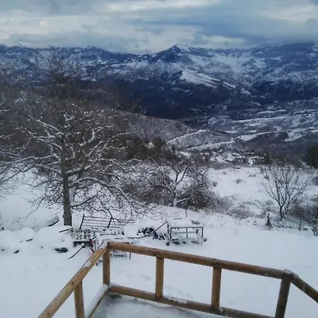 게스트하우스 Bujtina E Tomorrit
