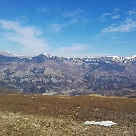 Bujtina E Tomorrit *