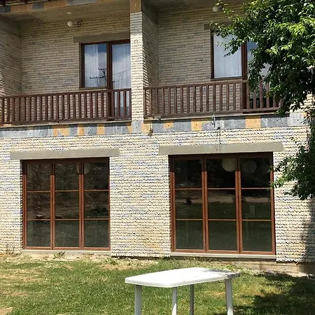 Bujtina E Tomorrit *