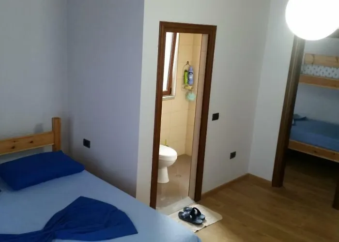 Bujtina E Tomorrit Pensjonat