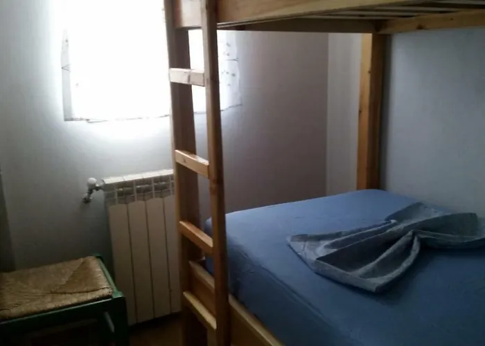 Bujtina E Tomorrit Pensjonat