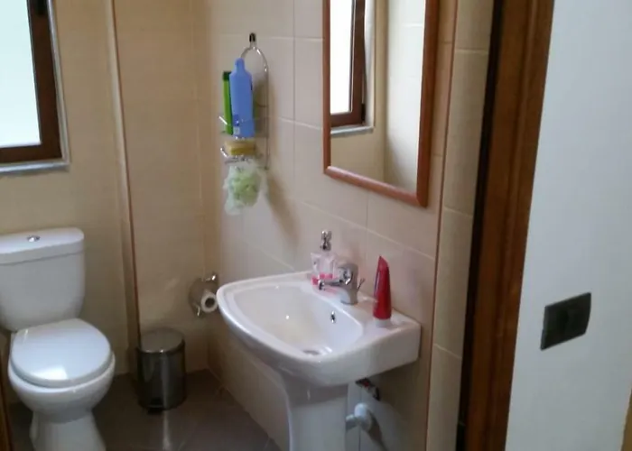 Bujtina E Tomorrit Pensjonat *