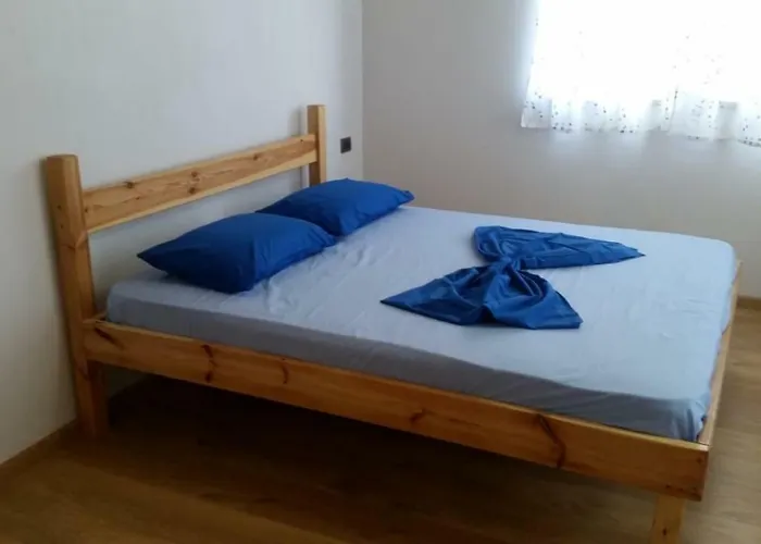 Bujtina E Tomorrit Ujanik