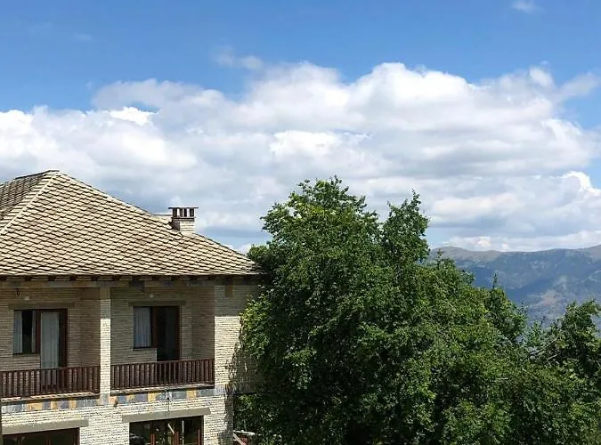 Pensjonat Bujtina E Tomorrit Ujanik