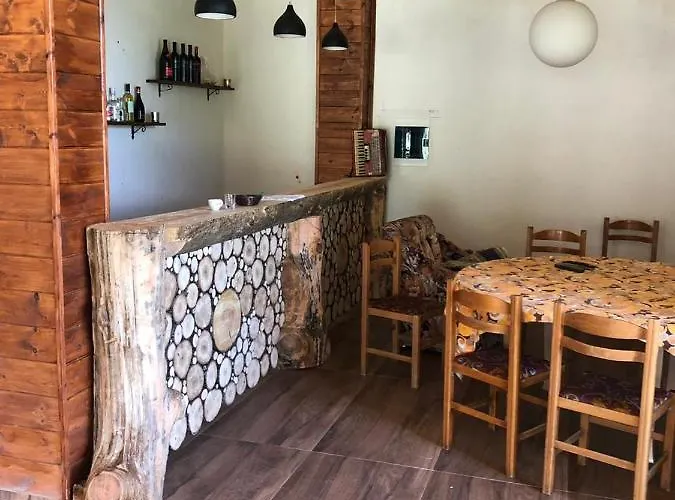 Bujtina E Tomorrit *