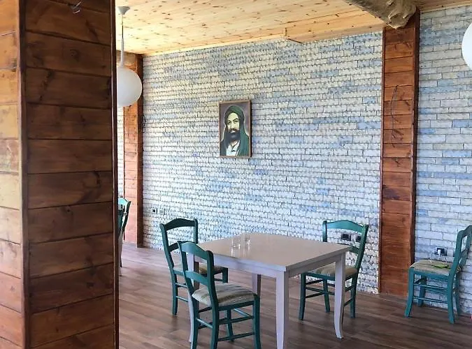 Pensjonat Bujtina E Tomorrit