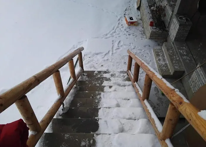 Bujtina E Tomorrit *