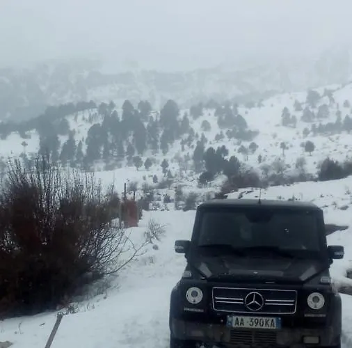 Bujtina E Tomorrit Pensjonat *