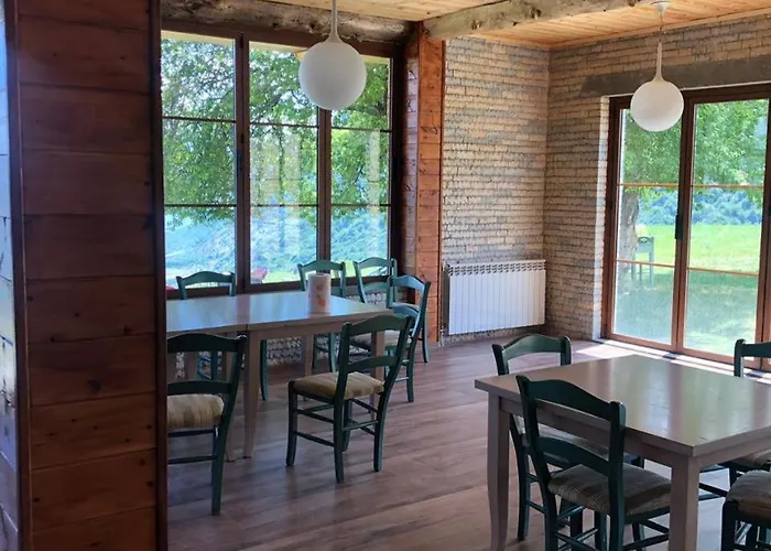 Bujtina E Tomorrit Pensjonat