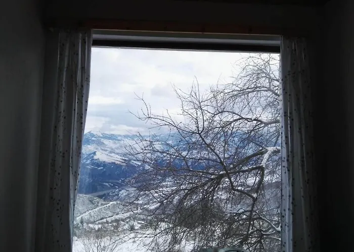 Pensjonat Bujtina E Tomorrit Ujanik