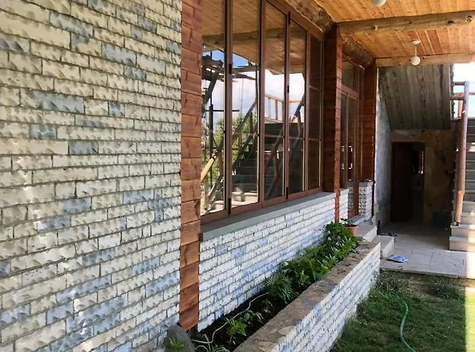 Bujtina E Tomorrit *